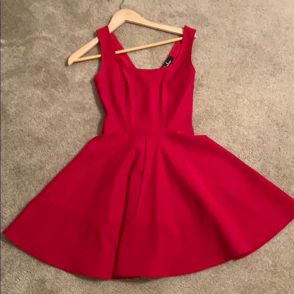 red lulus flowy dress